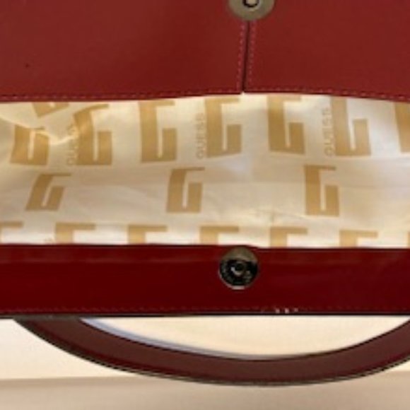 Guess: - Picture 7 of 11